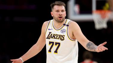 吴宇获得速度滑冰男子5000米冠军 中国队选手包揽前三.