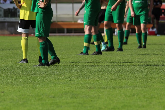 范尼谈曼联绝杀：越位不是几英寸之内而是半米!.